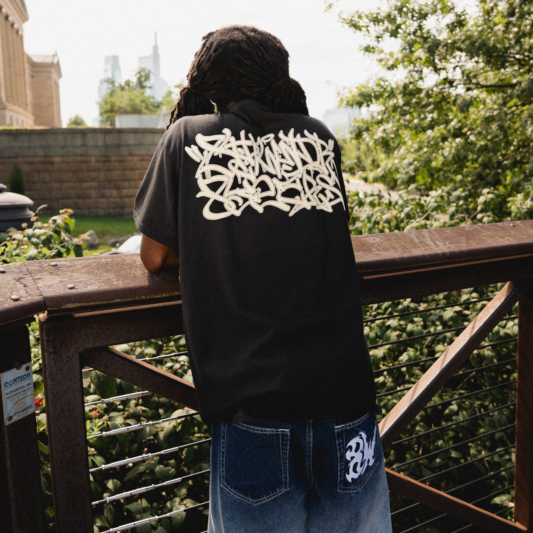 8 YEAR GRAFFITI TEE BLACK - Image 7