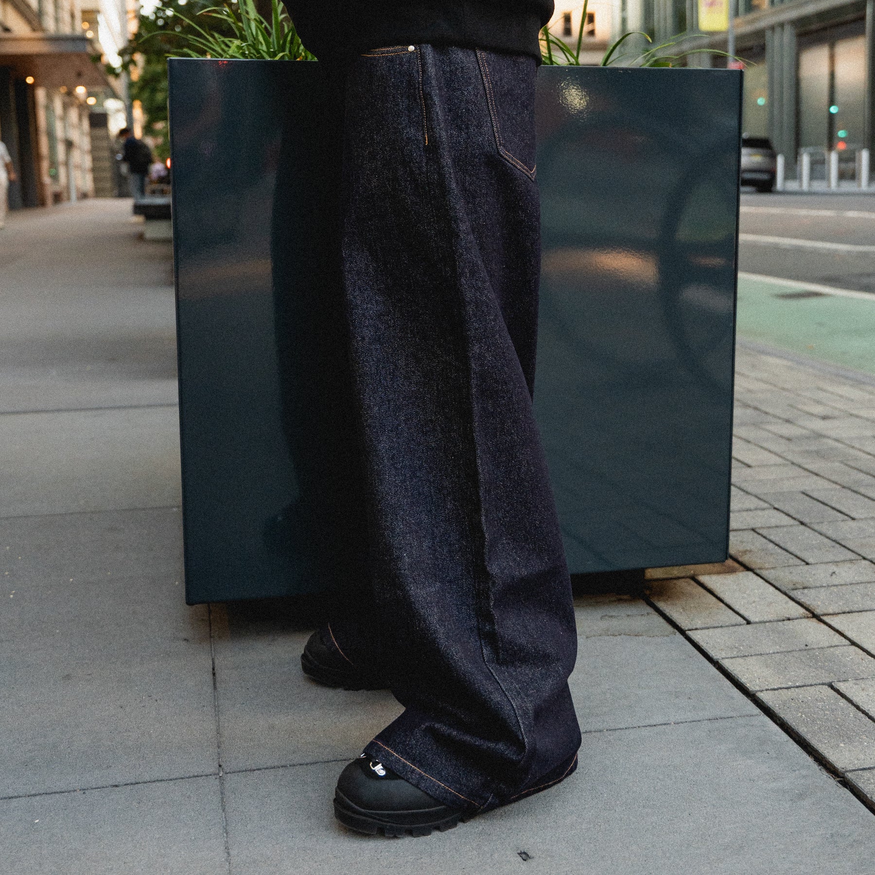 8W RAW BAGGY DENIM - Image 8