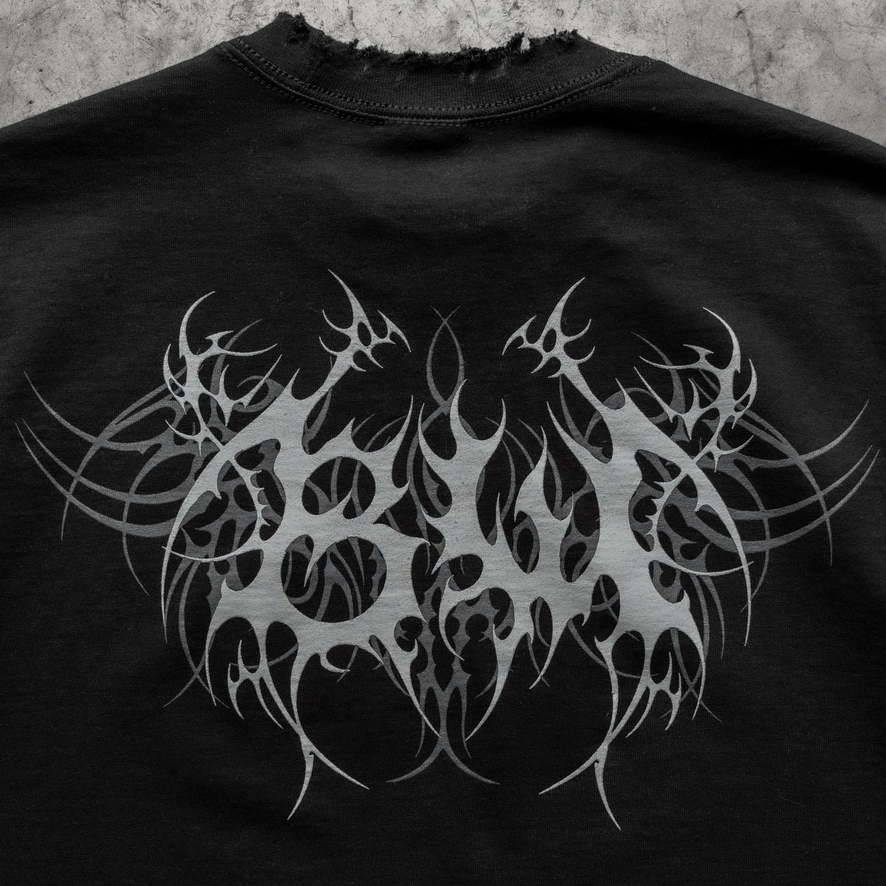 TRIBAL 8W DISTRESSED TEE BLACK - Image 5