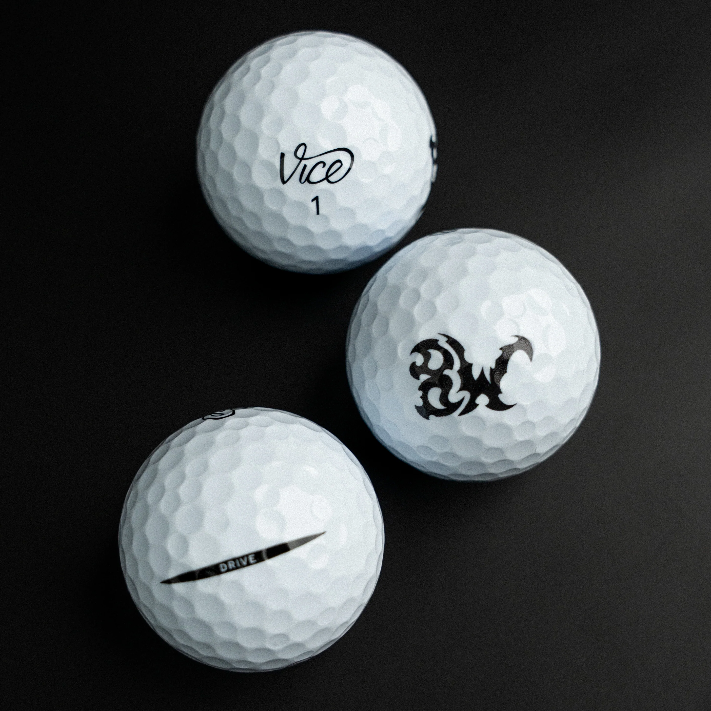 8W X VICE DRIVE GOLF BALLS (3 PACK) - Image 3